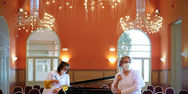 Thermalia presenta el curtmetratge ‘Op. 32’, del calderí Vicenç Ferreres, rodat i projectat a la Sala Noble de l’Espai Can Rius