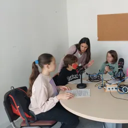 Presentació de la cooperativa Guimerart de l'escola Àngel Guimerà del 22/5/2024 - episode art