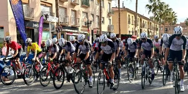 El 3r Gran Premi Roda de Berà portarà el millor ciclisme màster al municipi aquest diumenge