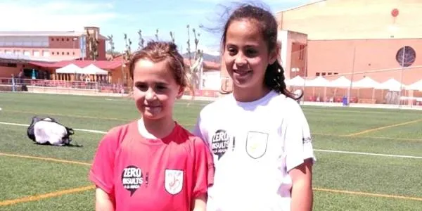 Tanit López i Marina Rodríguez participen a la 5a Jornada de Futbol Femení de la Federació