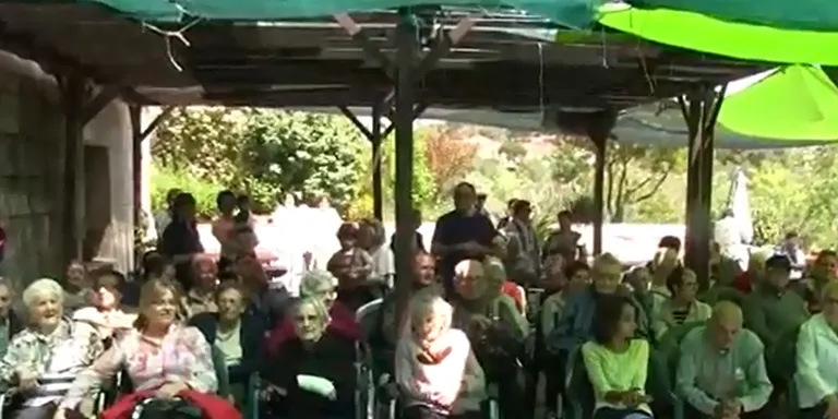 La residència Conxita Valls celebra amb residents, familiars i professionals la seva dècada de vida