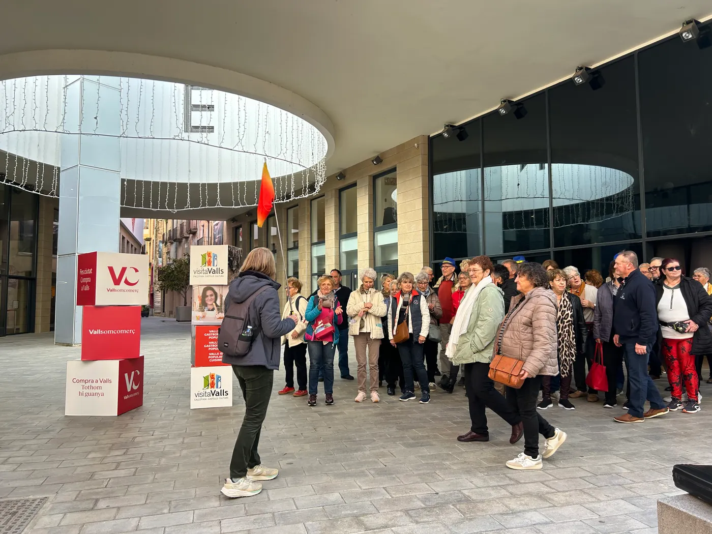El Museu Casteller i l'allargada de la temporada de calçotades alcen el turisme a Valls