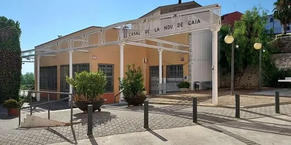 La Nou de Gaià busca qui s’encarregui del bar del Casal Municipal