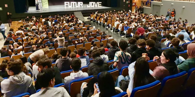 Estudiants de Valls i l’Alt Camp participen al Futur Jove 2024