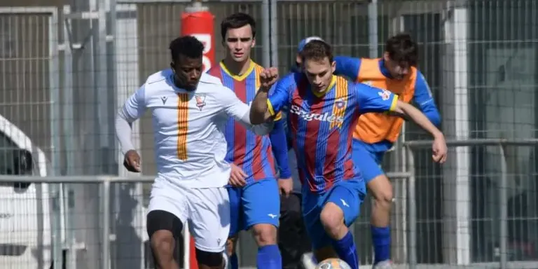 El CF Caldes rep el Parets en el primer partit de la temporada davant l’afició