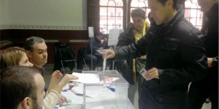La participació a Arenys de Mar a les 13:00h és del 35'75%