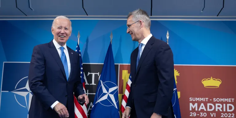 Biden anuncia que els Estats Units augmentarà la seva presència militar a Europa: "L'OTAN és més necessària que mai"