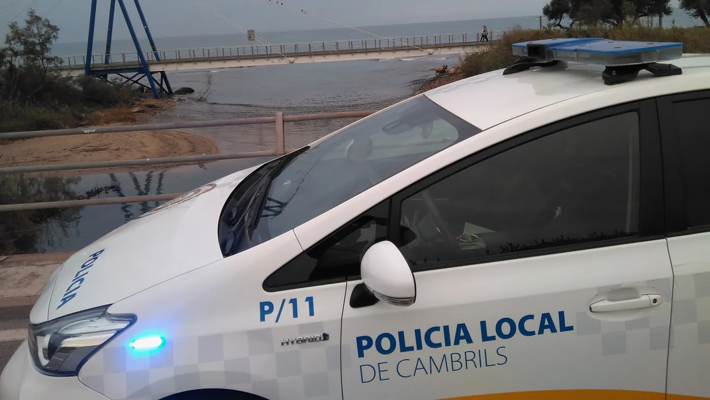 La policia de Cambrils deté dos homes que estaven robant en un habitatge del carrer Major