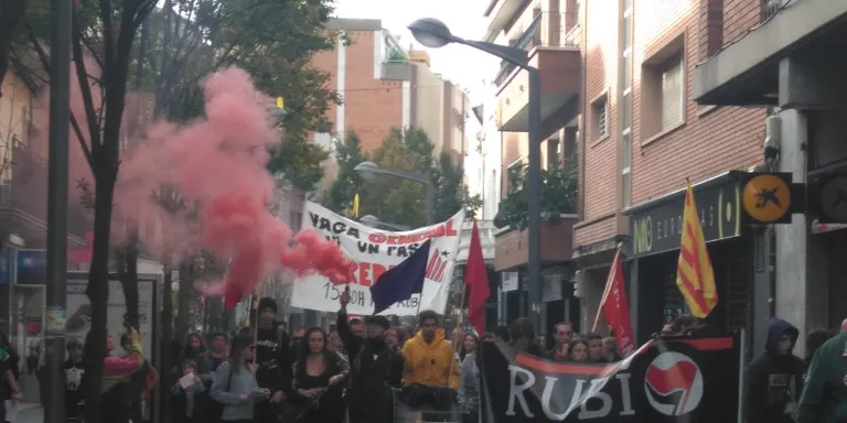 Vaga General 18-O a Rubí: Pocs comerços tancats i mobilització al carrer