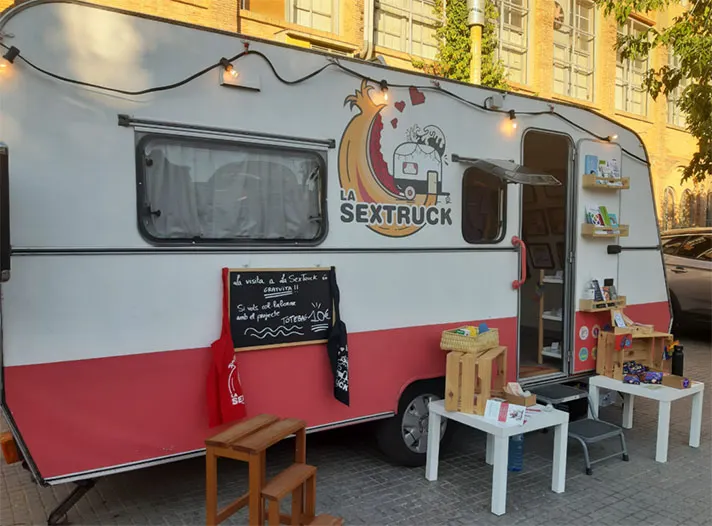 Una caravana pedagògica itinerant dona el tret de sortida a la nova campanya d’educació sexual i afectiva de l’Ajuntament de Solsona i el Consell Comarcal
