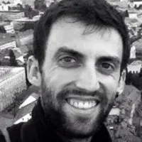 Entrevistes de la Justa del 25/4/2018 — Les noies de l’Alba Daurada: ascens de l’extrema dreta grega, el rol de les dones i un accés inèdit des de dins - episode art