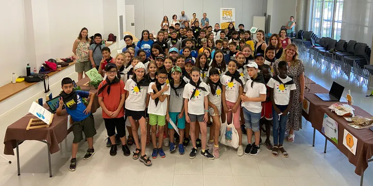 Una setantena d'estudiants de Solsona i Guissona presenten 14 idees empresarials en la Fira de Projectes FER de Solsona