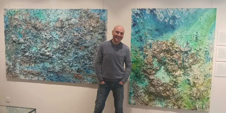 L’exposició ‘L’art de la posidònia’ es converteix aquest dimarts en un aparador de Cambrils a FITUR