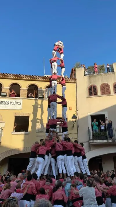 La Colla Vella planta el 3de9 folrat a Vilallonga del Camp