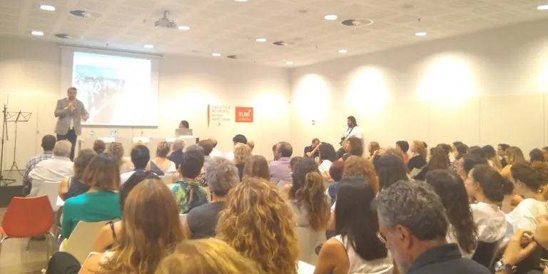 Prop de 150 persones assisteixen a la inauguració oficial del curs a la Biblioteca