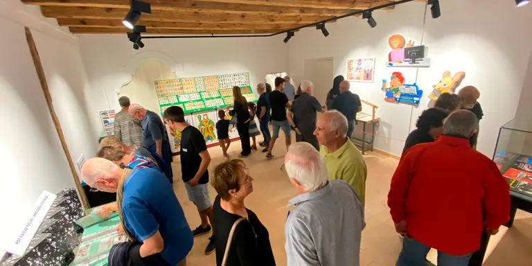 El solsoní Xavier Novelles exposa més de 400 peces i fotografies a la Casa Gran del Miracle