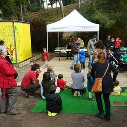 Entrevistes de la Justa del 22/5/2019 — Divendres al Parc al Parc del Mil·lenari: entrevista amb Dèlia Riscas sobre un projecte comunitari per a infants i famílies - episode art