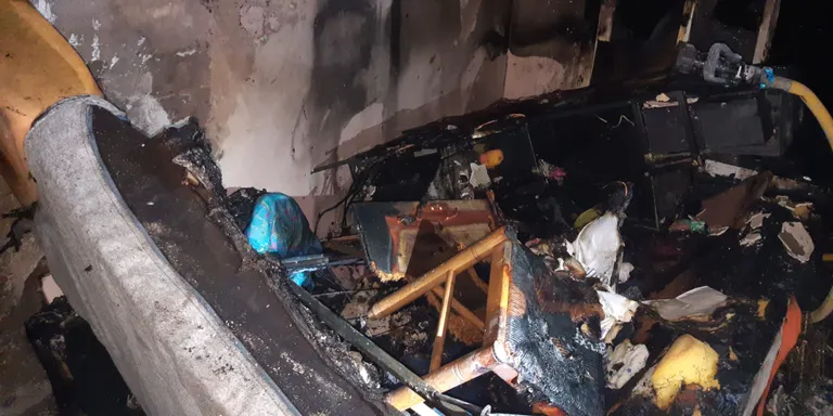Incendi a Pineda en un habitatge aquesta matinada
