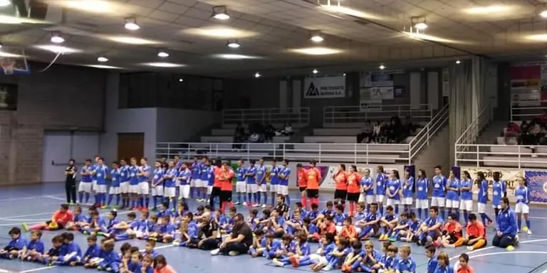 Victòria de les sèniors del Club Futbol Sala contra el Roquetes, un dels rivals forts de la categoria