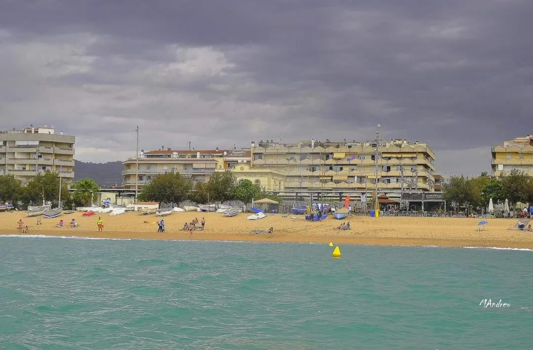 De nou tarda de núvols baixos