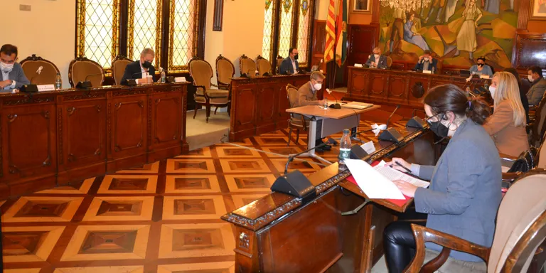 La Diputació aprova destinar més de 550.000 euros a finançar transport i menjador escolar