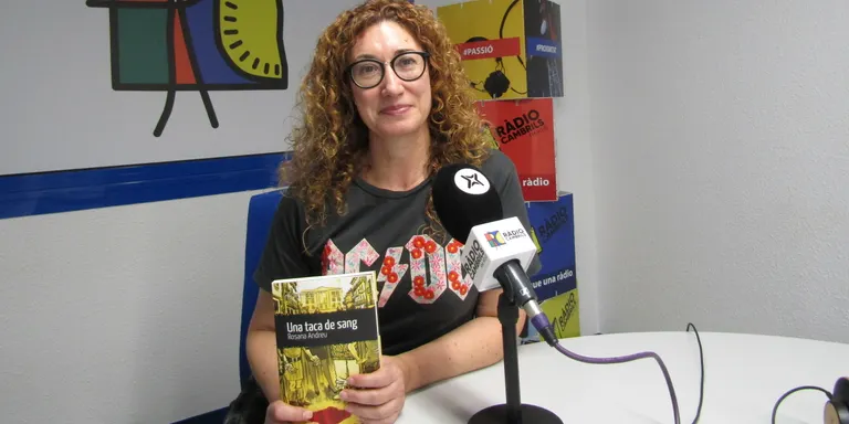 Rosana Andreu: “'Una taca de sang’ és una novel·la negra amb pinzellades de reivindicació feminista'