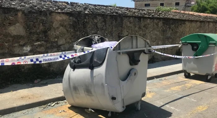 El contenidor cremat està situat a la zona del Pla dels Frares