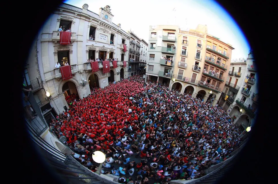 Ja es coneix el resultat del sorteig per seguir els castells des del balcó consistorial