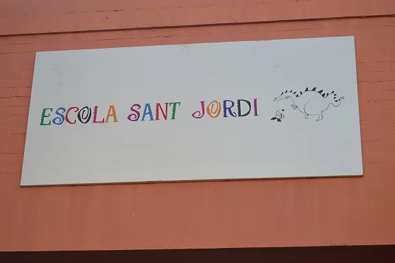 ERC-JxP, crítics amb la roda de premsa d'Illa a l'Escola Sant Jordi el primer dia de curs