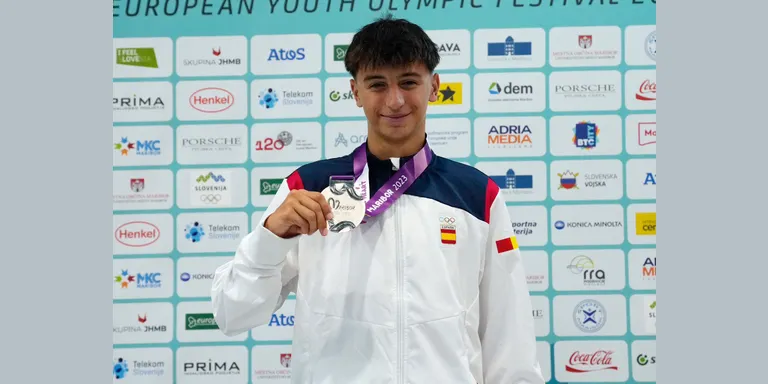 Isak Fernández es proclama sots-campió d'Europa als 100 metres papallona al Campionat Europeu de Natació