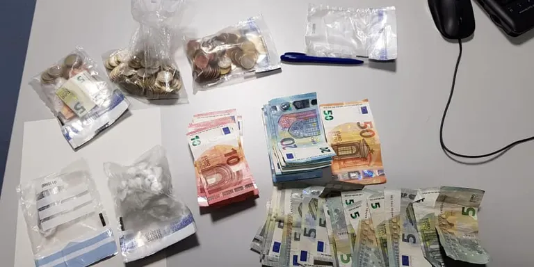La Policia Local de Pineda deté tres persones per dos robatoris i per tràfic de cocaïna