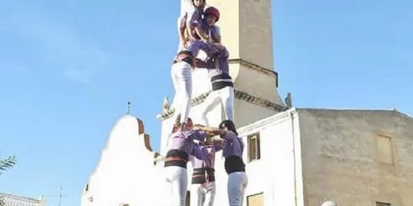 Els Castellers d’Altafulla acusen la manca de camises a l’hora d’assolir els seus objectius a la Pobla de Montornès