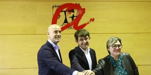 La URV i PortAventura impulsen un programa formatiu conjunt destinat a 150 treballadors del parc temàtic