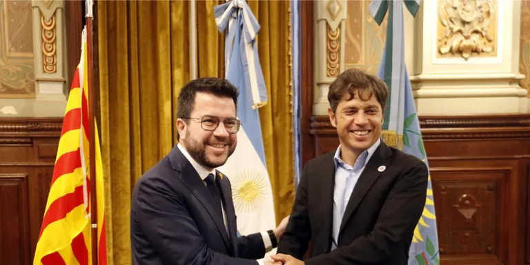Aragonès signa un "acord d'entesa" entre els governs de Catalunya i de la província de Buenos Aires