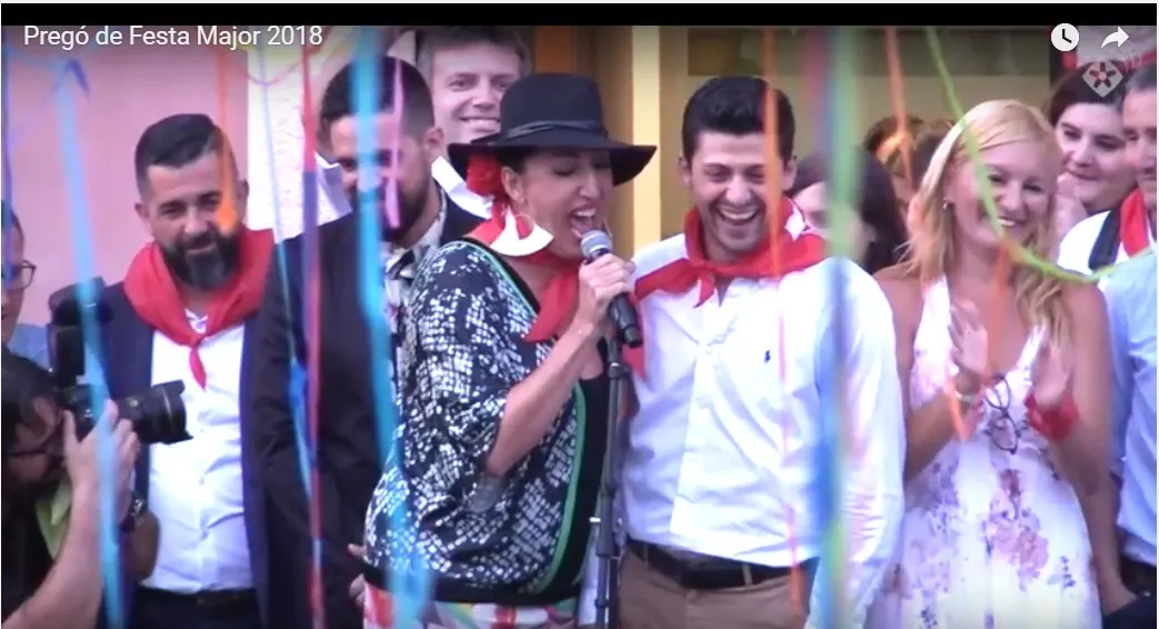 La pluja acompanya el pregó durant l'inici de la Festa Major 2018