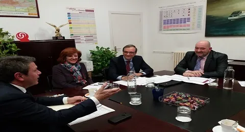 RENFE ESTUDIARÁ PONER AUTOBUSES DIRECTOS EN LA CONEXION IRUN-DONOSTIA
