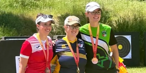 L’arquera Maria Pitarch es penja dues medalles d’or en el Campionat d’Espanya de Camp