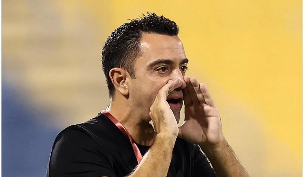 10.000 aficionats es desplacen al Camp Nou per rebre a Xavi Hernández