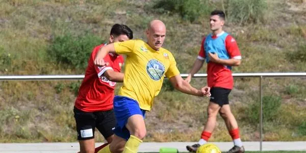 Juan Luis Estévez tomba a un Catllar que entra en places de descens (3-0)