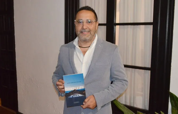 El utrerano Jesús Doblado presenta en COPE Utrera su libro 'Cuando la vida te lleva'