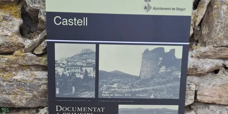 Begur renova deu plaques de la ruta patrimonial del centre històric