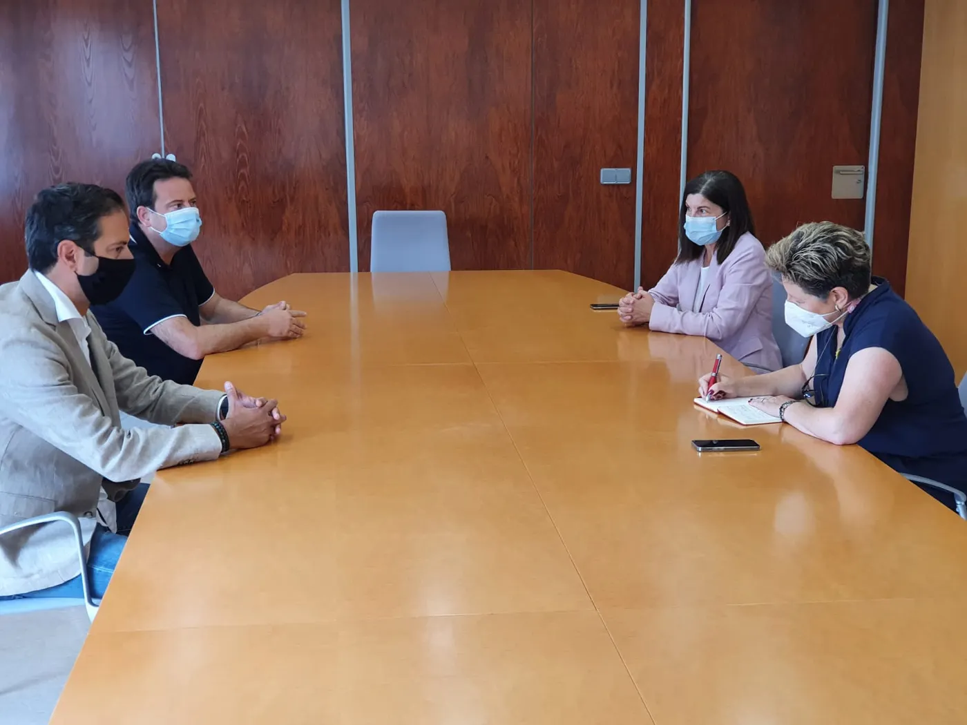 Cambrils, Salou i Vila-seca fan pinya per reclamar l’eliminació de la restricció horària al sector comercial