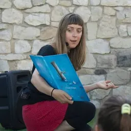 Entrevistem Mertxe París per còneixer els projectes del Genet Blau - episode art