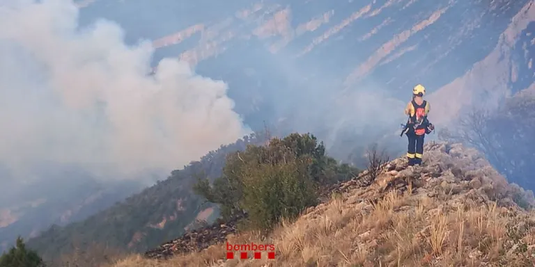 Els Bombers donen per estabilitzat l'incendi d'Àger
