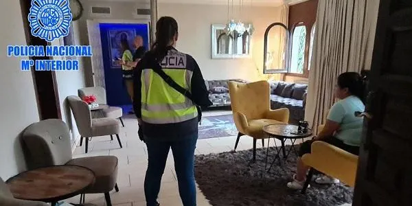 Detingudes 6 persones d’una organització criminal que es dedicava a la prostitució de dones vulnerables a Mont-roig del Camp