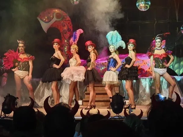 Últims preparatius de l’espectacle “Un Cap d’Any a l’Infern”