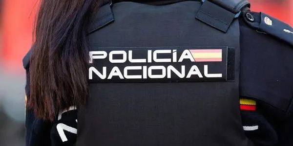 La Policia Nacional deté i expulsa del país a 13 delinqüents multireincidents de Tarragona, un vinculat amb el gihadisme