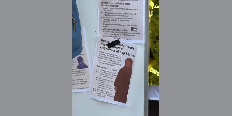L'Associació de Dones i Integració Sociocultural lamenta que Aliança Catalana utilitzi imatges amb menors de la seva parada per fomentar un discurs d'odi contra la comunitat musulmana