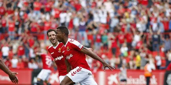 El Nàstic s’imposa a la Cultural Leonesa amb una èpica remuntada al Nou Estadi