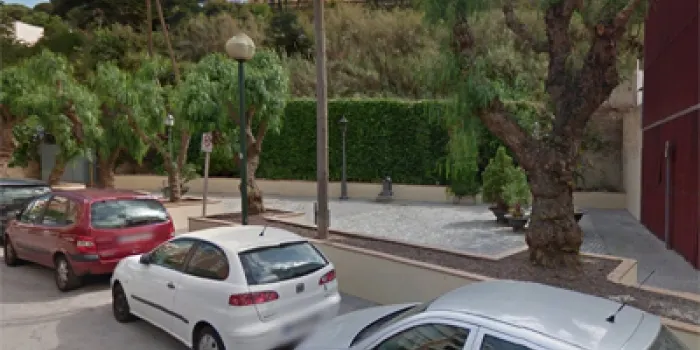 Els veïns de la Plaça Sant Gabriel continuen denunciant l'incivisme de grups de joves